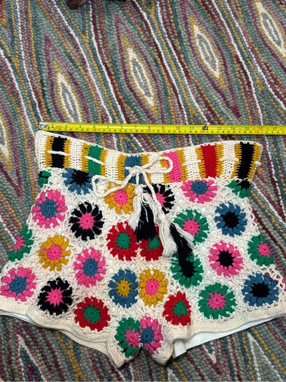 FARM Rio Crochet High-Waist Shorts with Multi-Color Floral Motifs, Large, NWOT - Picture 5 of 11